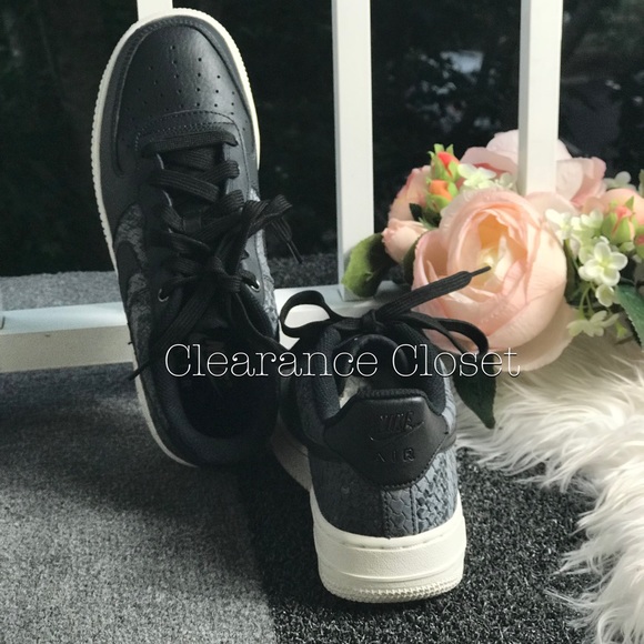 NWT Nike Air Force 1 LV8 SE Anthracite W AUTHENTIC - Picture 5 of 7